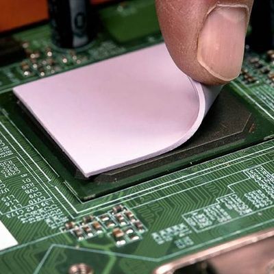 Otomotiv Güç Sistemi İletici Isı Yastığı Kalınlığı 0.5mm-5.0m Aralık Ücretsiz Örnekler