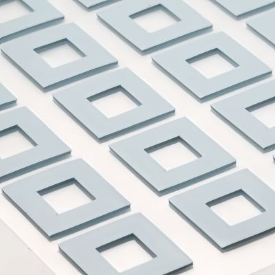 Sıcaklık İletici Gri Yüksek Sıcaklıklı Silikon Kauçuk Yastığı 0.3mm'den 15mm'ye Kadar Örnekler Kullanılabilir