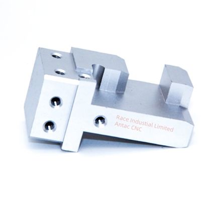 Yumuşak ve doğru sonuçlar için % 100 denetim doğruluğu CNC freze parçaları